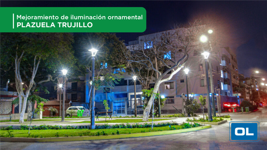 Plazuela Trujillo : suministro de luminarias ornamentales LED Park 4,000K incluye poste ornamental modelo Lineal H libre 4 metros, color media noche.